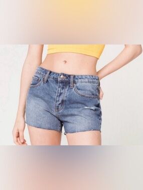 RSQ Jean shorts boyfriend cut off size 5/W27